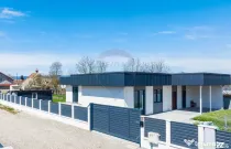 Casă cu 5 camere de vânzare, Hălchiu