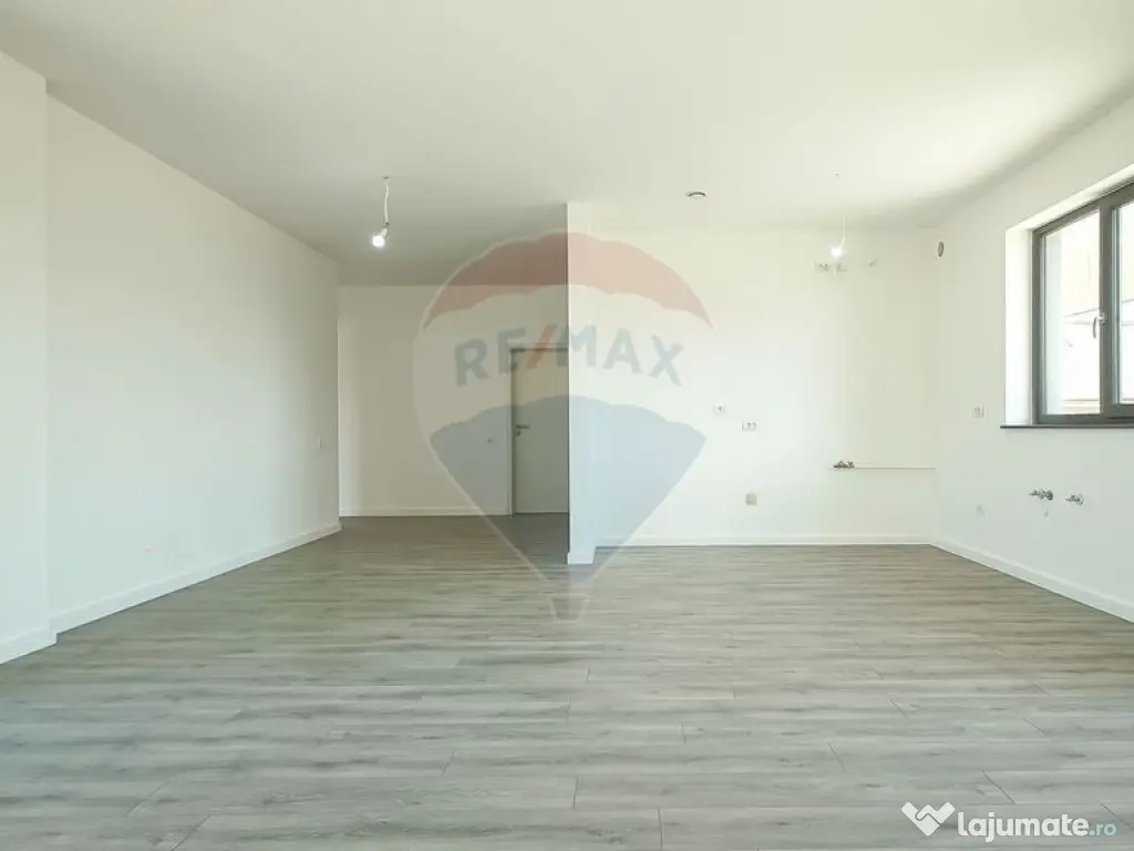 Casă cu 5 camere de vânzare