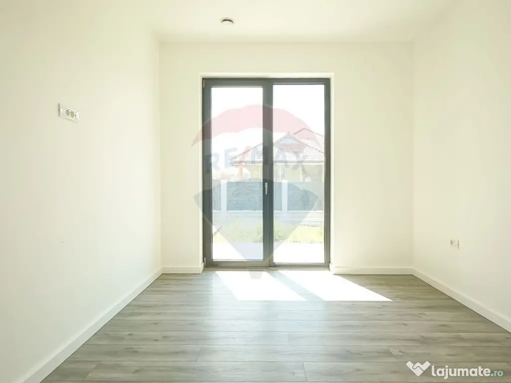 Casă cu 5 camere de vânzare