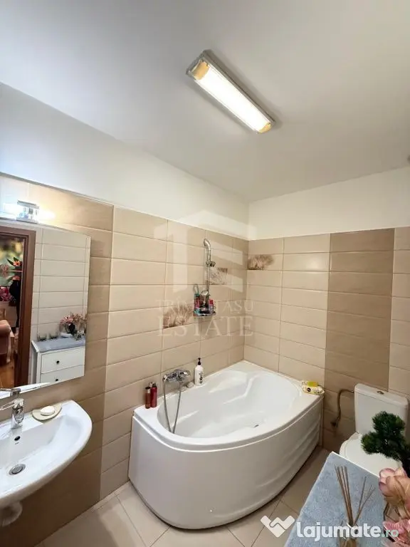 Spatiu comercial de inchiriat Piata Romana bd Magheru