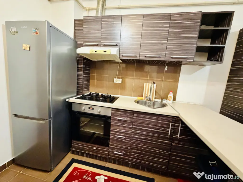 Studio cochet str Rezervelor poziționare excelentă, mobila