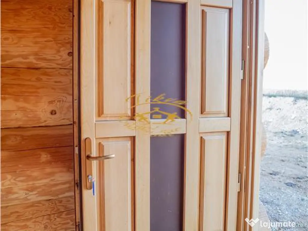 Casa din lemn rotund (Izvoru Muresului, str. Garii)