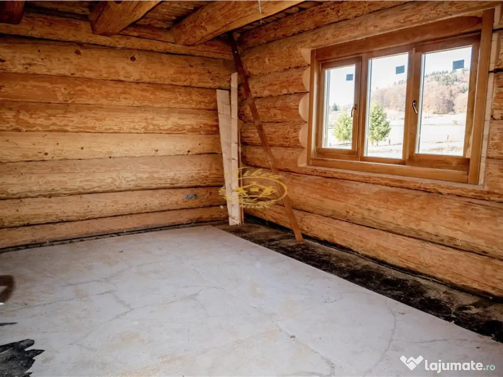 Casa din lemn rotund (Izvoru Muresului, str. Garii)