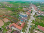 De vânzare teren 2.440 mp cu casă, asfalt și utilită?... 
