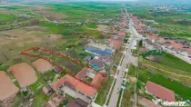 De vânzare teren 2.440 mp cu casă, asfalt și utilită?...