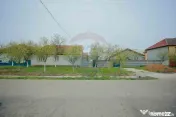 De vânzare teren 2.440 mp cu casă, asfalt și utilită?... 