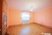 De vânzare teren 2.440 mp cu casă, asfalt și utilită?... 