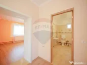 De vânzare teren 2.440 mp cu casă, asfalt și utilită?... 