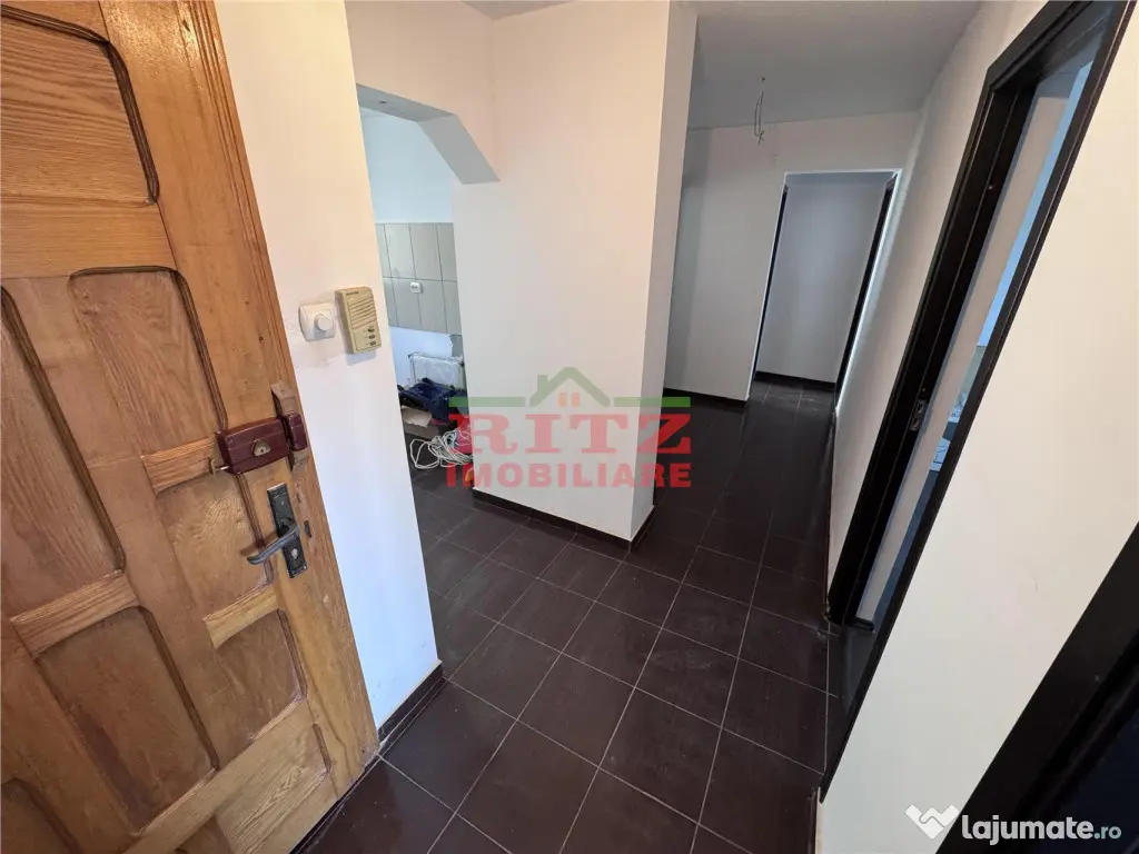 Nou! Ap. 4 cam. S=73 mp, et. 3, zona Zahana!