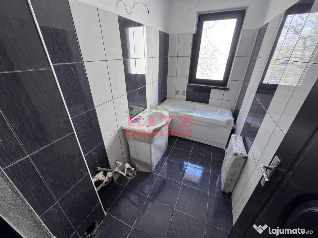 Nou! Ap. 4 cam. S=73 mp, et. 3, zona Zahana!