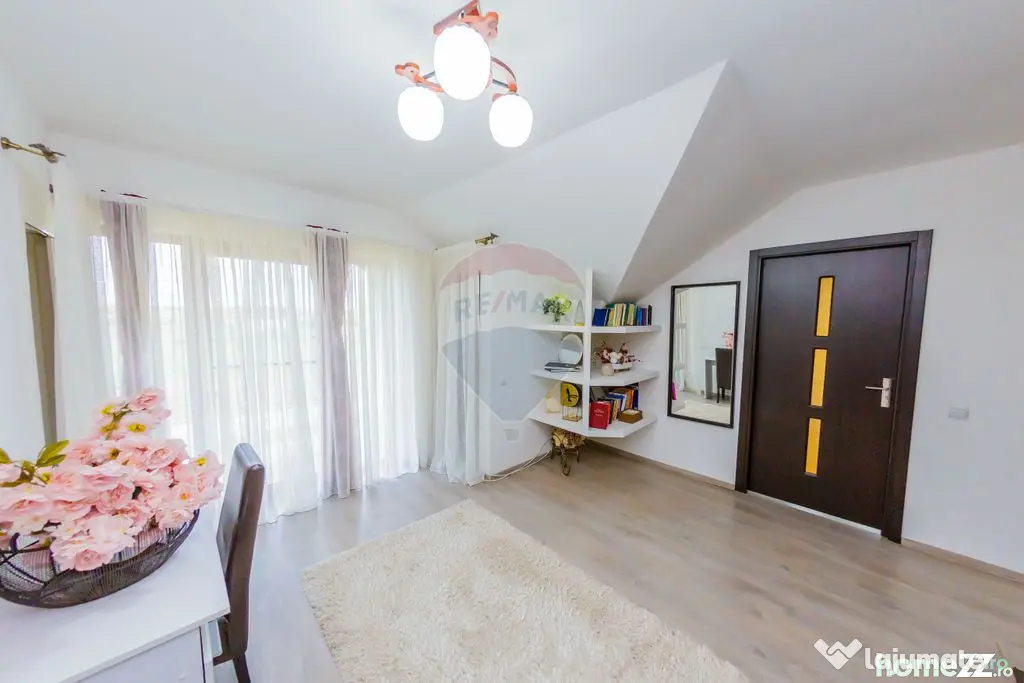 CASA DE LUX DE VANZARE cu 2900 mp teren