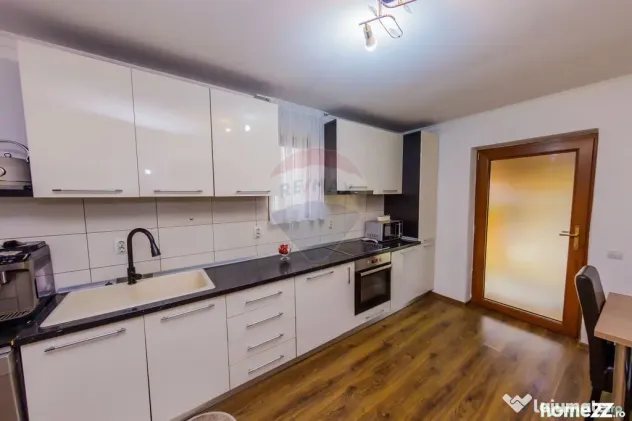 CASA DE LUX DE VANZARE cu 2900 mp teren