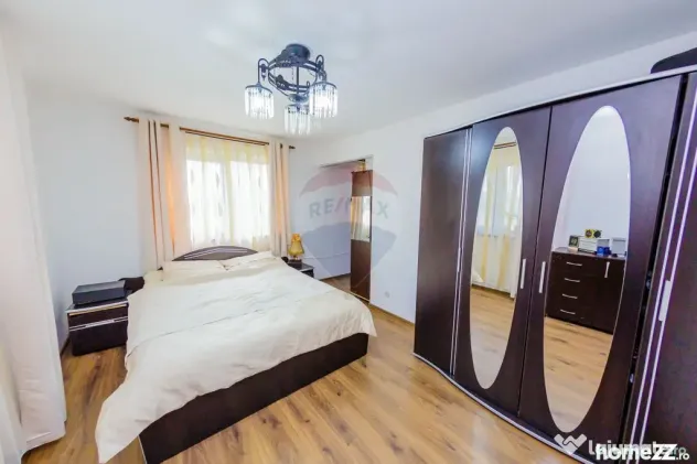 CASA DE LUX DE VANZARE cu 2900 mp teren
