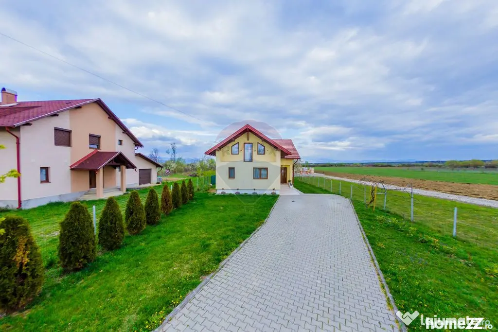 CASA DE LUX DE VANZARE cu 2900 mp teren