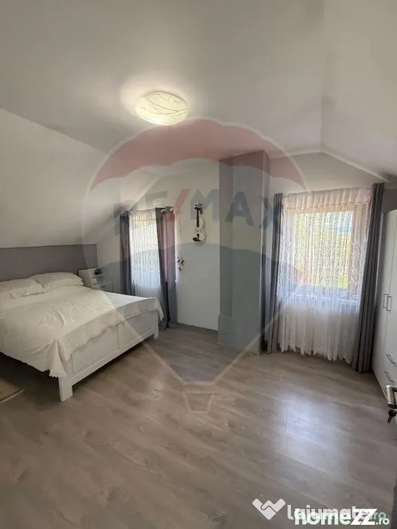 CASA DE LUX DE VANZARE cu 2900 mp teren