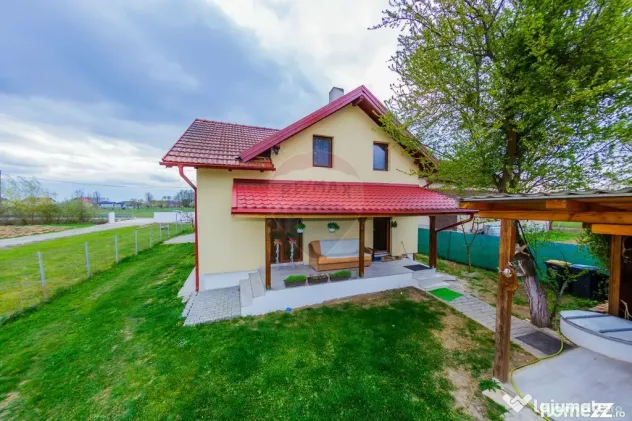 CASA DE LUX DE VANZARE cu 2900 mp teren