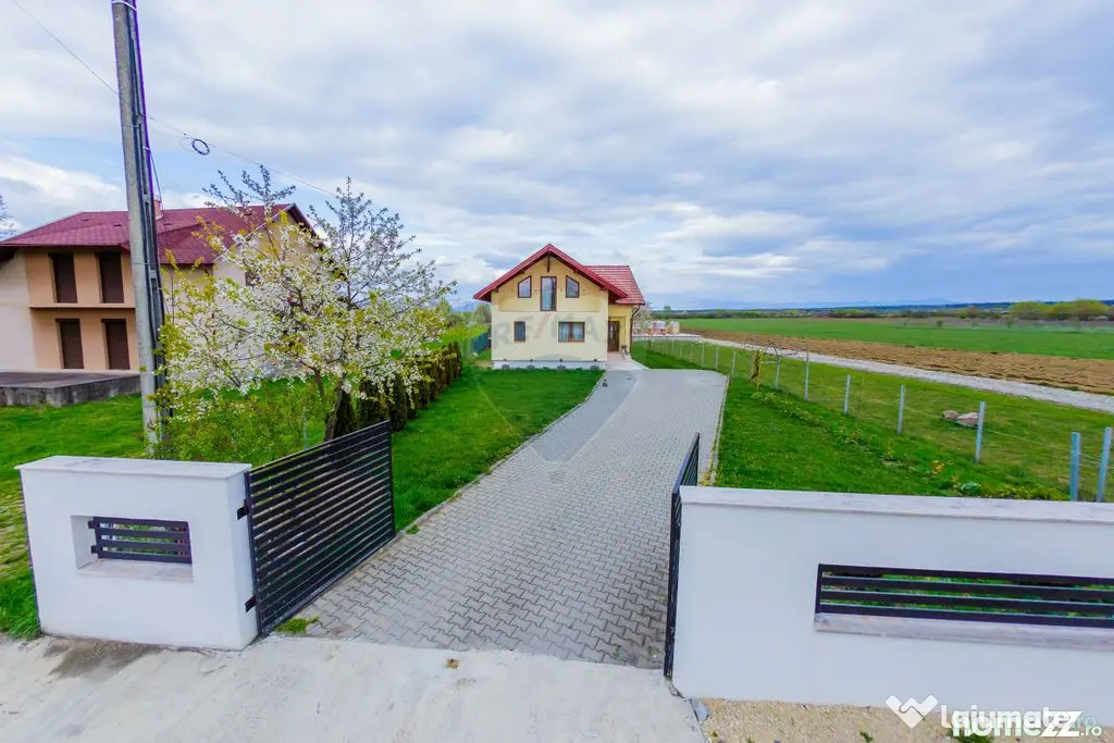 CASA DE LUX DE VANZARE cu 2900 mp teren