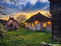 Casa rustica, cu teren roditor de peste 1.000mp, Sanzaieni,