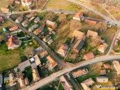 Casa rustica, cu teren roditor de peste 1.000mp, Sanzaieni, 