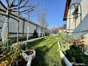 Se vinde “acasa”, 4 camere decomandate, panouri+bater... 