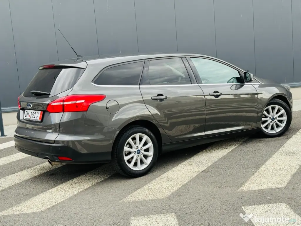 Ford Focus 1.5 benzina Automat