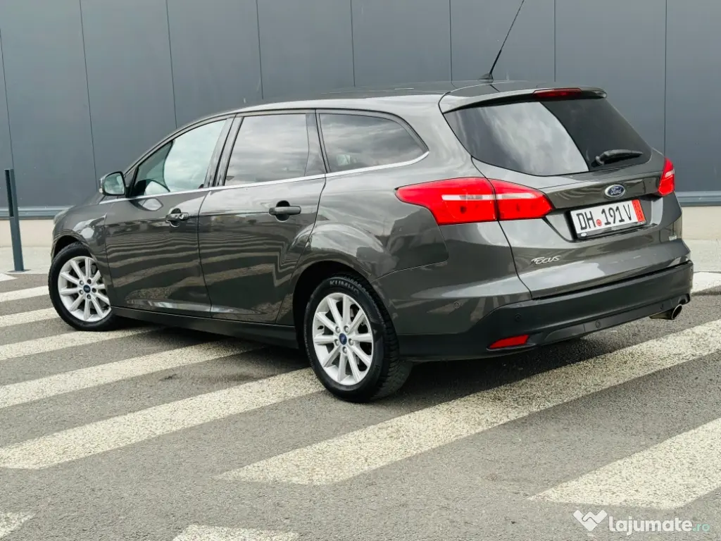 Ford Focus 1.5 benzina Automat