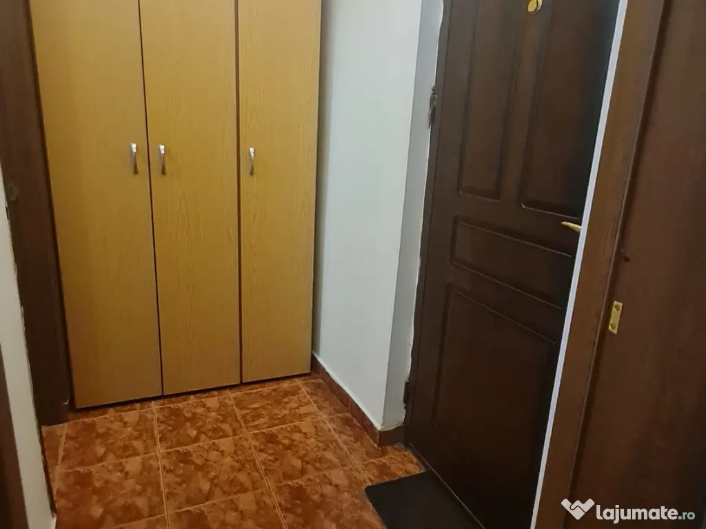 Garsonieră de închiriat în Mun. Târgoviște, str.Avram Iancu, nr.7, bl.54, etj. 5