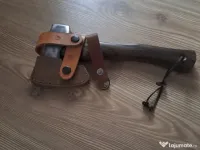 Toporisca  cu teaca din piele 