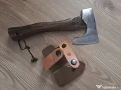 Toporisca cu teaca din piele