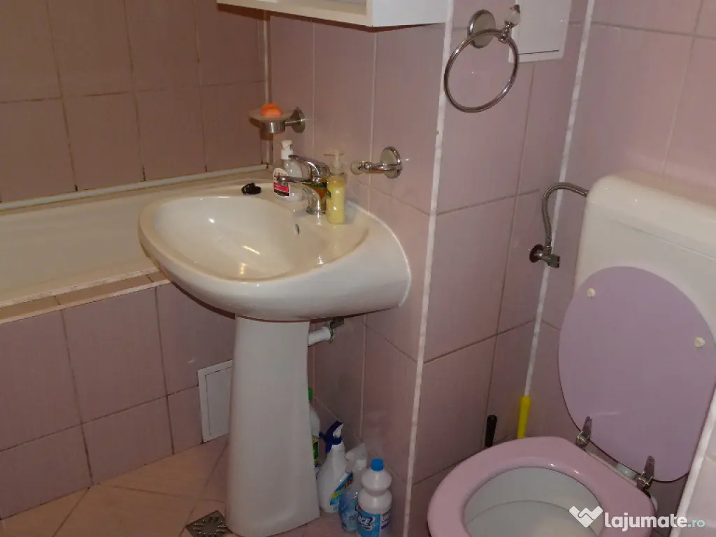 Inchiriez apartament cu 2 camere decomandat in Deva, M. Averescu, et 1