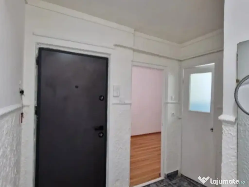 Apartament 2 camere, decomandat - zona Astra