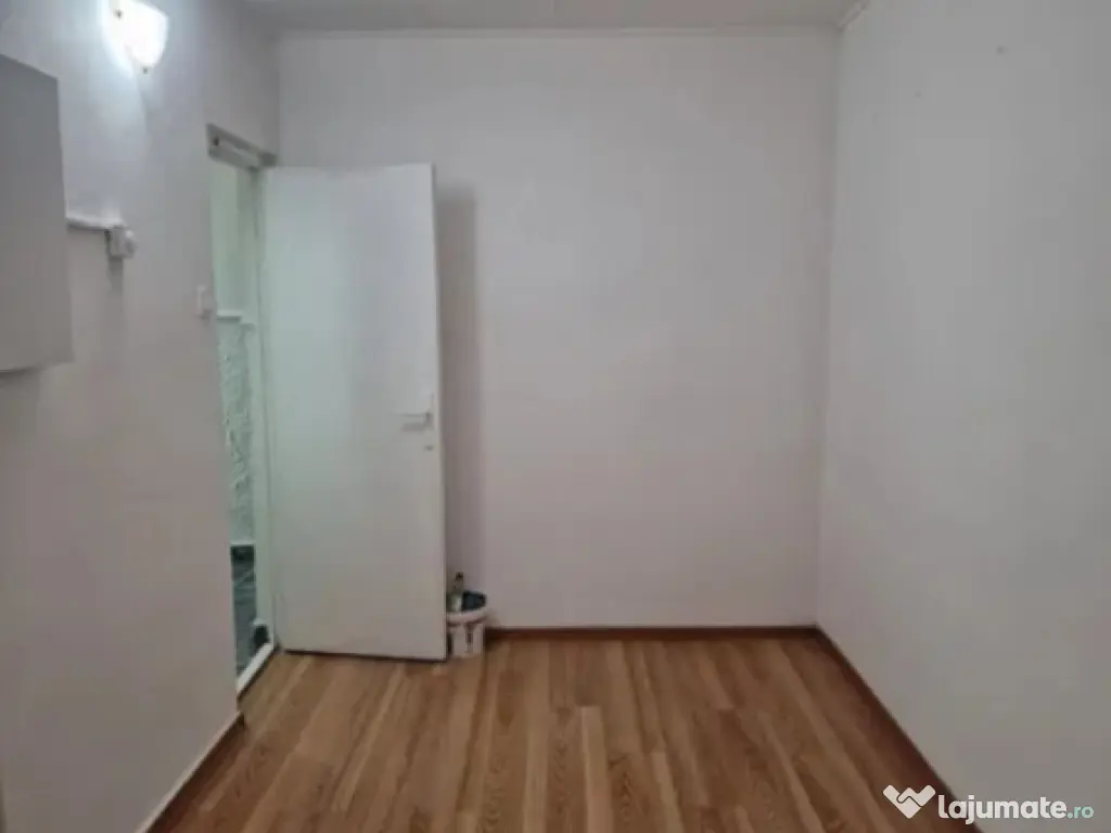 Apartament 2 camere, decomandat - zona Astra