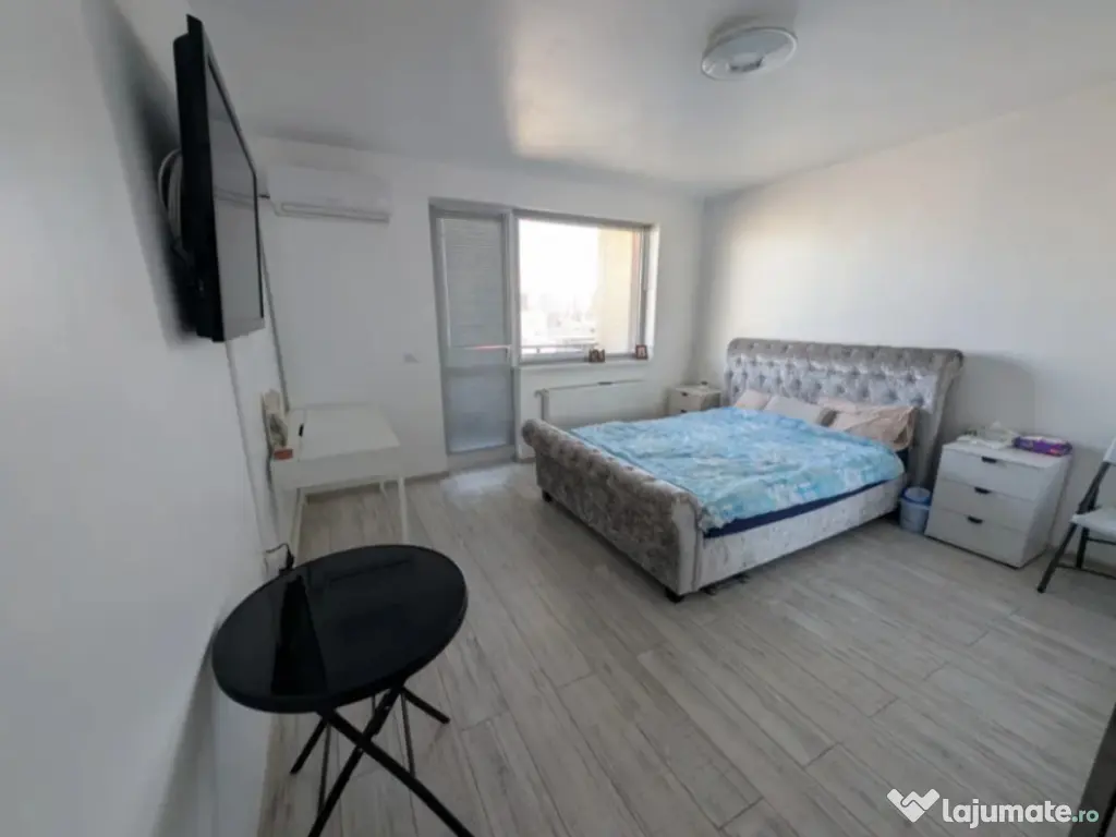 Apartament 2 camere, decomandat - zona Tractorul