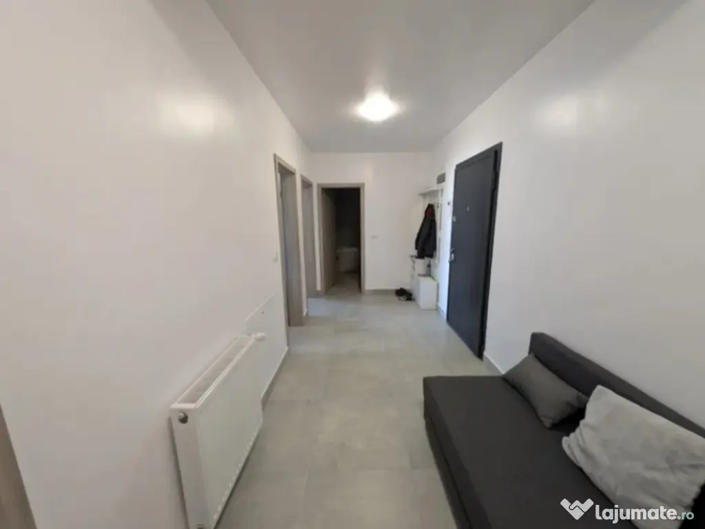 Apartament 2 camere, decomandat - zona Tractorul