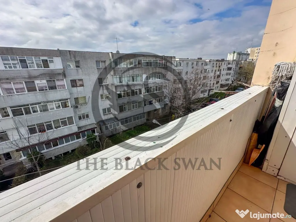 Apartament cu 3 camere de vanzare | Mobilat | Malu Rosu |...