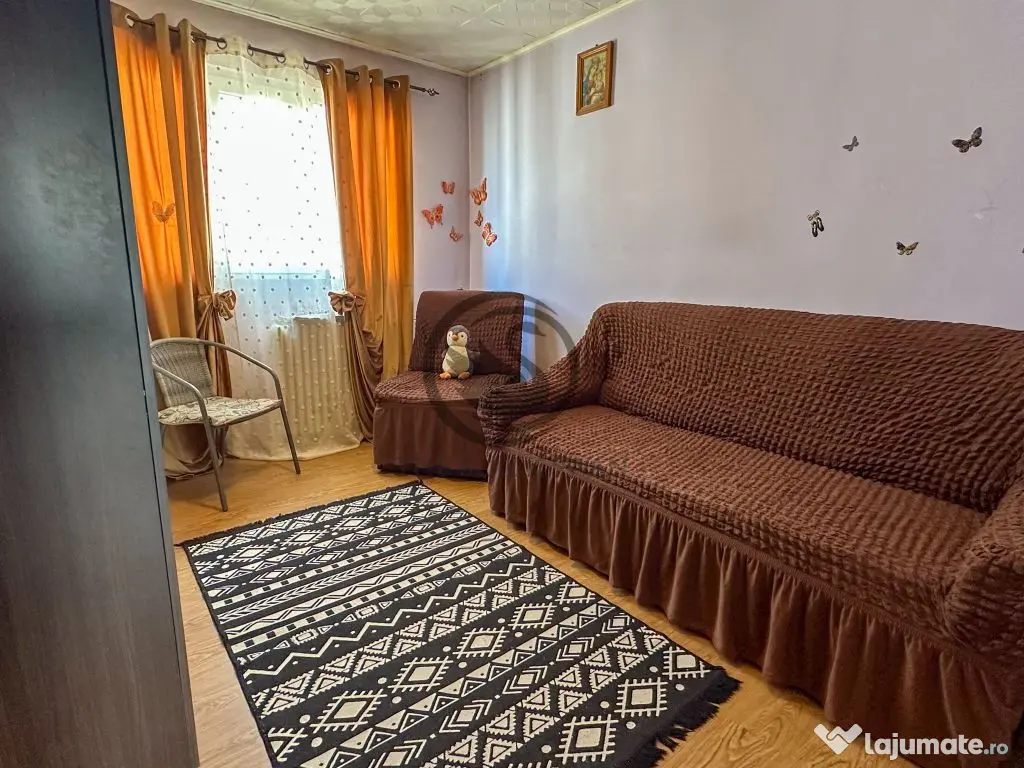 Apartament cu 3 camere de vanzare | Mobilat | Malu Rosu |...