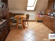 Casa si Spatiu Comercial de Zona Semicentrala 