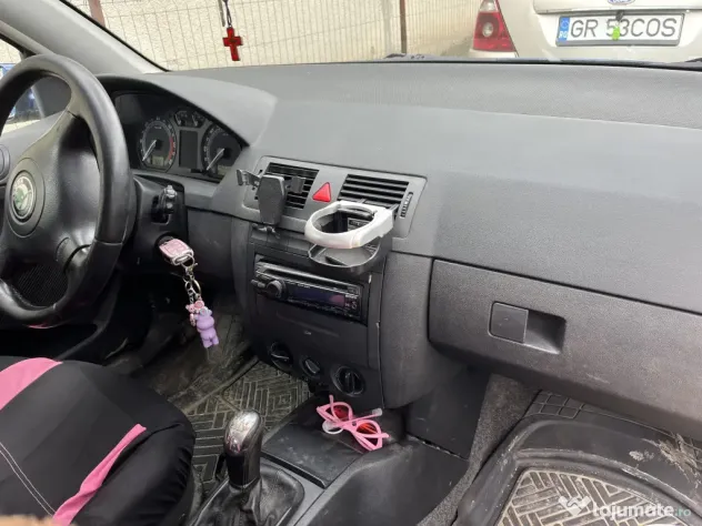 Vând Skoda fabia