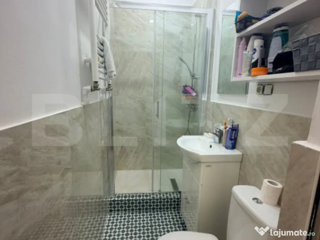 Garsoniera in zona centrala, etaj intermediar, gata de mutar