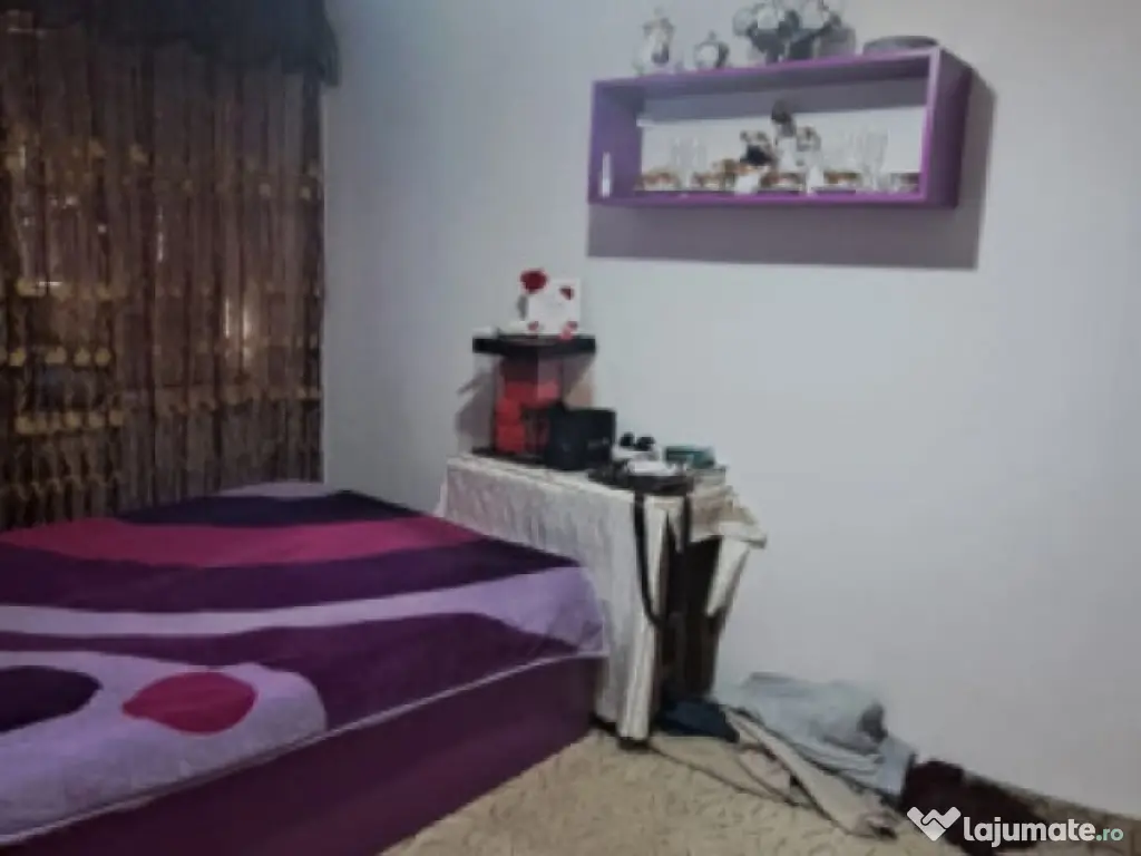 Apartament 3 camere, 38 mp, zona Piata Valea Rosie