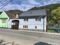 Casa renovata cu 4 camere si 2 bai in Gura Raului judet Sibi 