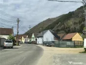 Casa renovata cu 4 camere si 2 bai in Gura Raului judet Sibi 