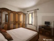 Apartament cu 2 camere, 70 mp + curte, boxa - zonă ultracen 