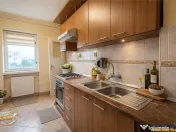 FILM:Apartament cu 4 camere,2 bai,2 balcoane,2 garaje,Targu 