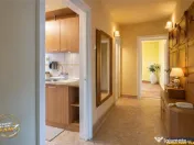 FILM:Apartament cu 4 camere,2 bai,2 balcoane,2 garaje,Targu 