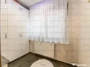 Apartament 3 camere, decomandat - zona Tractorul 