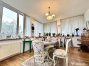 Casă individuală cochetă, cu priveliște, garaj, teren... 