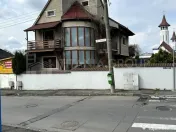 Casă individuală, cu garaj, teren 496 mp - zona Bartolomeu 