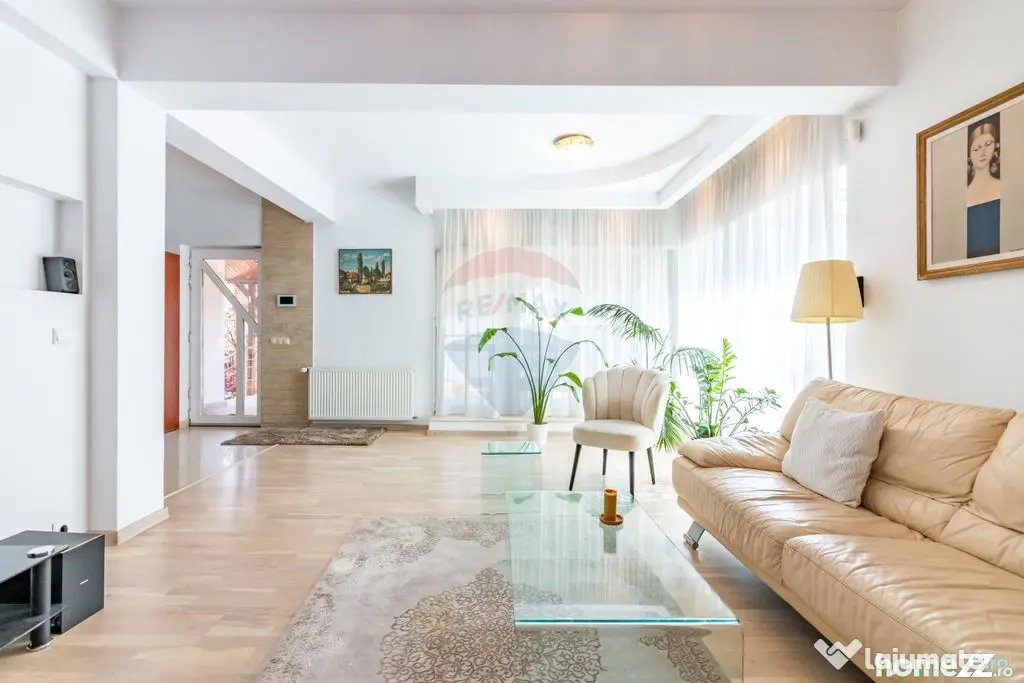Casă / Vilă + cladire birouri de vanzare in Aviatiei, v... - Bucuresti (Bucuresti-Ilfov)