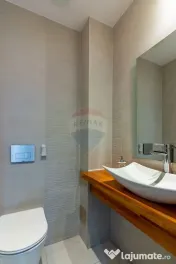 Casă / Vilă + cladire birouri de vanzare in Aviatiei, v... 